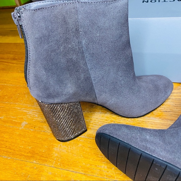 Size 8 | NWT Kenneth Cole Gray Sequin Heeled Boot - Picture 4 of 13